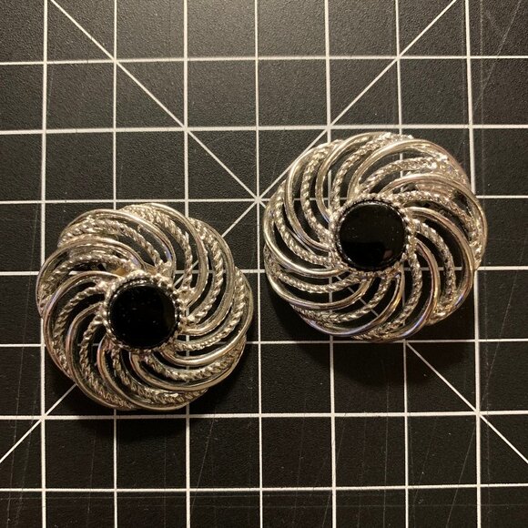 Sarah Coventry Clip on Earrings - Picture 2 of 5